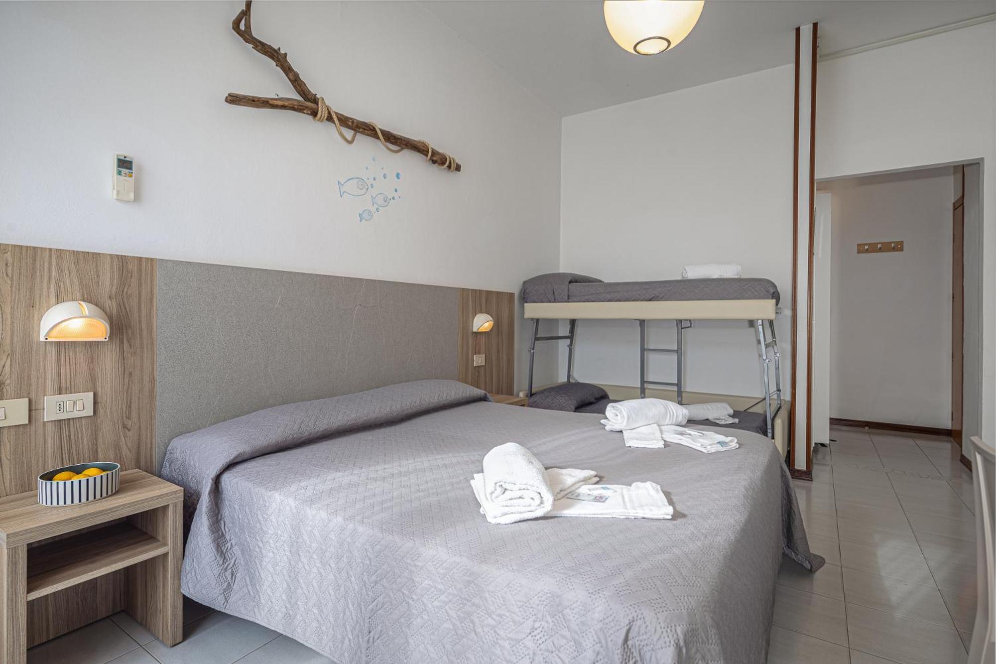 Hotel Astrid Червия Экстерьер фото