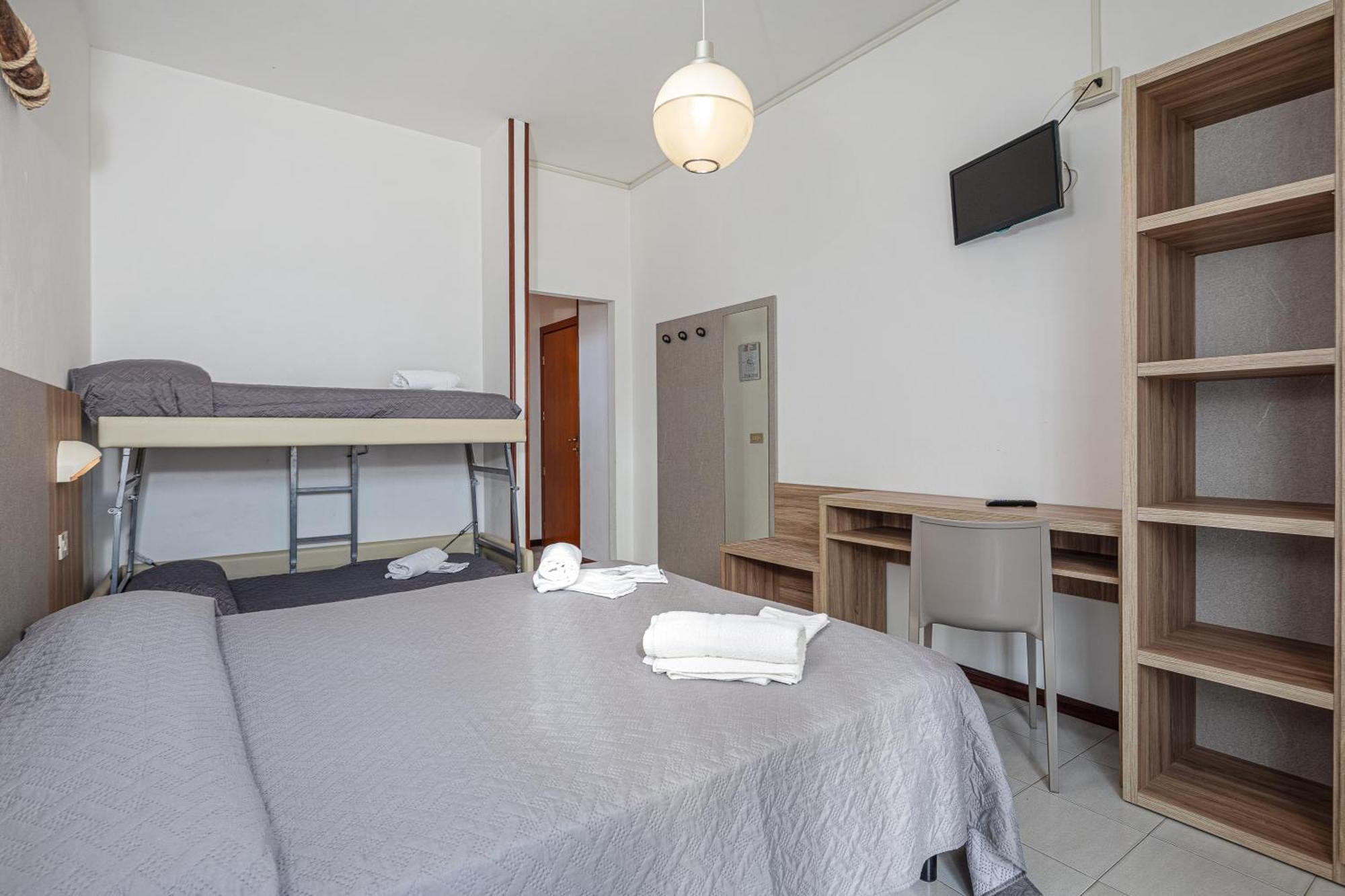 Hotel Astrid Червия Экстерьер фото