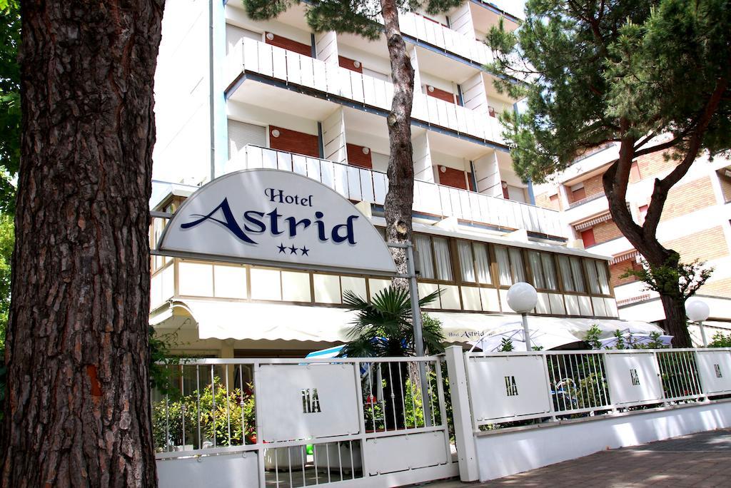Hotel Astrid Червия Экстерьер фото