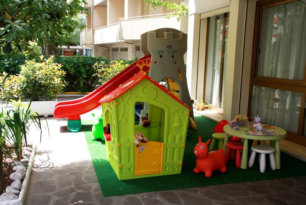 Hotel Astrid Червия Экстерьер фото