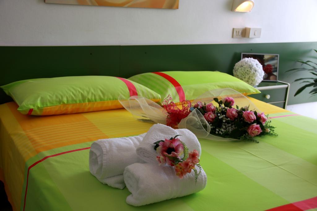 Hotel Astrid Червия Экстерьер фото