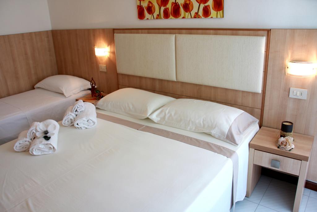 Hotel Astrid Червия Экстерьер фото