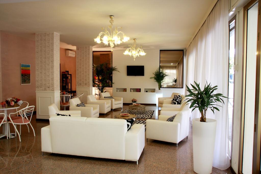 Hotel Astrid Червия Экстерьер фото